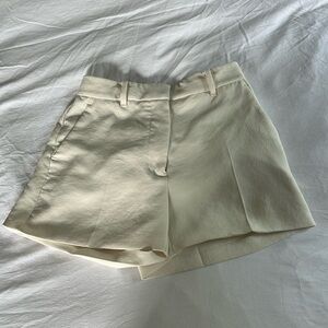 Aritzia Wilfred white shorts size 2